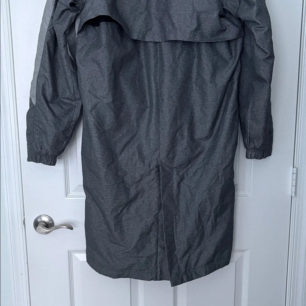 LIKE NEW Speedo Team Parka Grey with Green Size Medium - Picture 10 of 11
